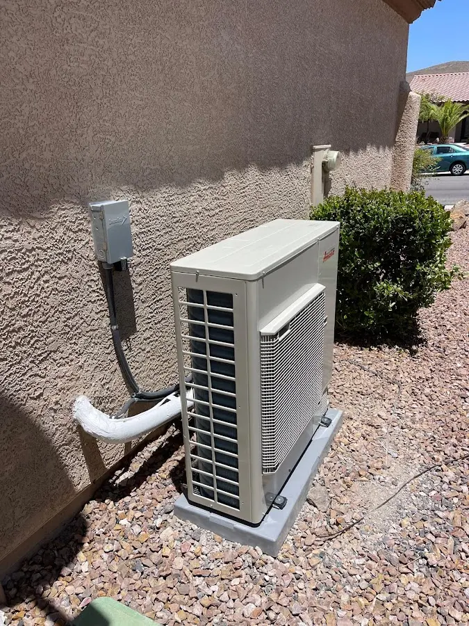 Residential air conditioning condenser unit in Marco Island
